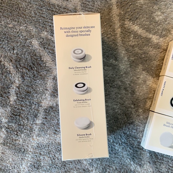 💕x2HP💕Electric blue facial cleansing brush - Picture 9 of 10